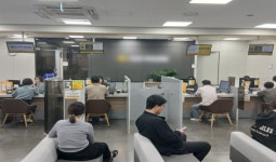 이번 주 접수분도 바뀌나요?…은행 창구 적용시점·예외기준 문의 쇄도 [10·15 대책]