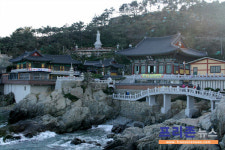 [포토에세이] 바다 위 절 한채 해동용궁사