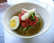 영양만점 육회냉면으로 올 여름을 이겨내세요!