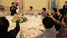 김윤옥여사, 전몰군경 미망인 초청 격려