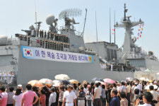 “해적에 7전 7승” 문무대왕함 두 번째 출격