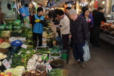 장보기 40(대형마트):25(전통시장):18(개인슈퍼)