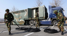 헉! 트럭이 ‘군용 발전소’?