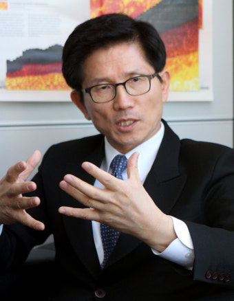 김문수 대선출마, 박근혜와 붙는다