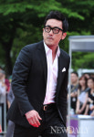 [포토] 부천국제판타스틱영화제 검정 뿔테 안경 쓰고 하정우 등장!