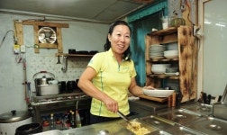 큰 식당 망하고 무일푼 재기 ‘오뚝이’ 싱글맘