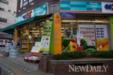 프랜차이즈 편의점, 이익의 최대 70% 수수료로 떼가