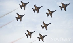 [포토] 건군제64주년, 블랙이글 축하 비행!!