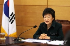 박근혜 대통령, ‘MB정부 장관’과 동거한다