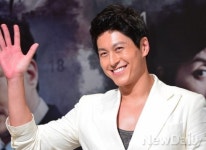 [포토]이준기를 도우는 형사역 맡은 류수영(투윅스)