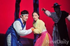 심청이와 춘향이가 하나로? 11년 장수 뮤지컬 [인당수 사랑가]