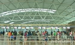 [포토]설연휴 앞두고 인천공항도 북적