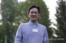 이재용 웨어러블 전략...  언더아머와 손잡나