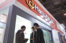 한화L&C 中 국제 창호·커튼월 박람회서 고기능성 제품 선봬