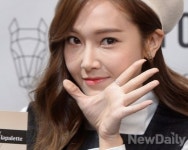 [포토] 명동에 등장한 제시카, 얼음미소 발사