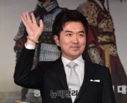 [포토] 징비록 제작보고회 사회맡은 김희수 아나운서