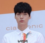 [포토] 명동에 나타난 배우 안재현