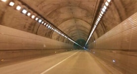 무룡터널 내 ‘LED 차량시선 유도등’ 설치 완료