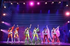 [영상] 원년-차세대 멤버가 다시 뭉친 뮤지컬 맘마미아