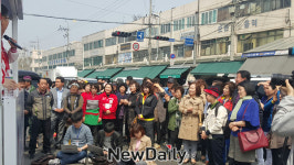 대구경북 총선 첫 주말, 새누리당vs무소속 칠성시장서 치열한 거리유세