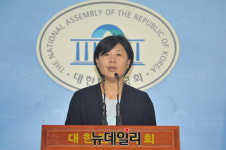 [포토] 당무감사원장 기자 간담회 앞두고 기습 기자회견 갖는 서영교