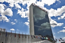 유엔 본부빌딩과 설계자 꼬르비제