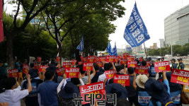 일손 놓은 현대차·기아차·한국지엠 노조, 양재동서 또 재벌개혁 외쳐