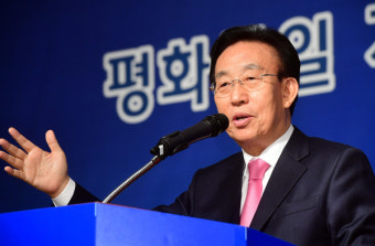 김관용 경북도지사, “임기단축 선언 대권후보 나와야” 개헌 역설