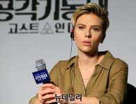 스칼렛 요한슨에 두 유 노우 탄핵?..부끄러움은 우리 몫
