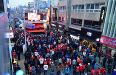 [포토] 진주 광미사거리 가득 메운 홍준표 지지자들