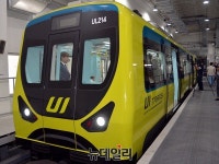 [포토] 출발 준비하는 서울 경전철 우이신설선