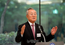 삼성웰스토리동아일렉콤점주 | [포토] 축사하는 이건수 동아일렉콤 회장