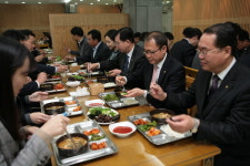 [단신] 경북농협, 구내식당 점심식탁에 포항 과메기 올라