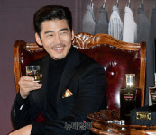 [포토] 윤계상, 하얼빈 장첸의 미소