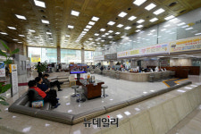금노, 은행원 점심 1시간 보장 요구…“제 살 길만 찾는다” 한숨만