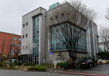 드루킹 출판사에 윗층 남자 침입, 라면·양말·양주 훔치다 덜미