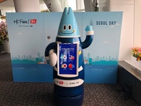 KT, 롯데월드타워 전망대 서울스카이와 5G 로봇 사업 협약