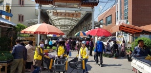 군위군, 전통시장 도우미 운영으로 전통시장 활성화 도모