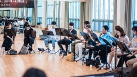 차지연·강타…매디슨 카운티의 다리 첫 연습현장 보니