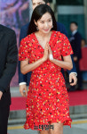 [포토] 레드원피스 입고 합장하는 배우 김시은