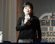 [포토] 심형래쇼 무대 서는 가수 옥희