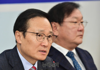 [포토] 모두발언 하는 홍영표 더불어민주당 원내대표