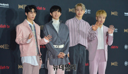 [포토] 블랑세븐, 밝은 발걸음