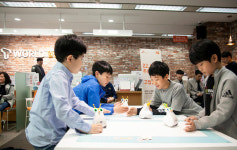 SKT 대리점 ICT 교실로 변신… 스마트폰·코딩 교육