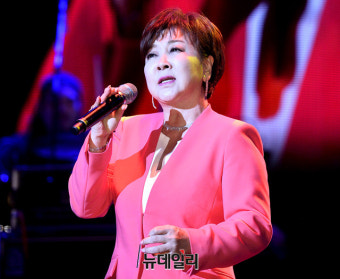 [포토] 아픔 견뎌내고 이겨낸 가수 계은숙