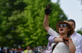 [포토] 이재명 경기지사 무죄선고에 환호하는 지지자