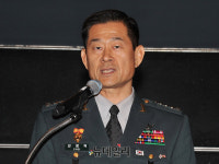[포토] 한미우호의 밤 축사하는 최병혁 한미연합사 부사령관