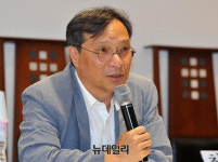 [포토] 100회 이승만포럼 참석한 최연식 교수