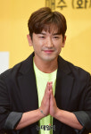 신화 이민우, 실내 포장마차서 여성 2명 성추행 논란