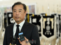 [포토] 故 정두언 전 의원 빈소찾은 김병준